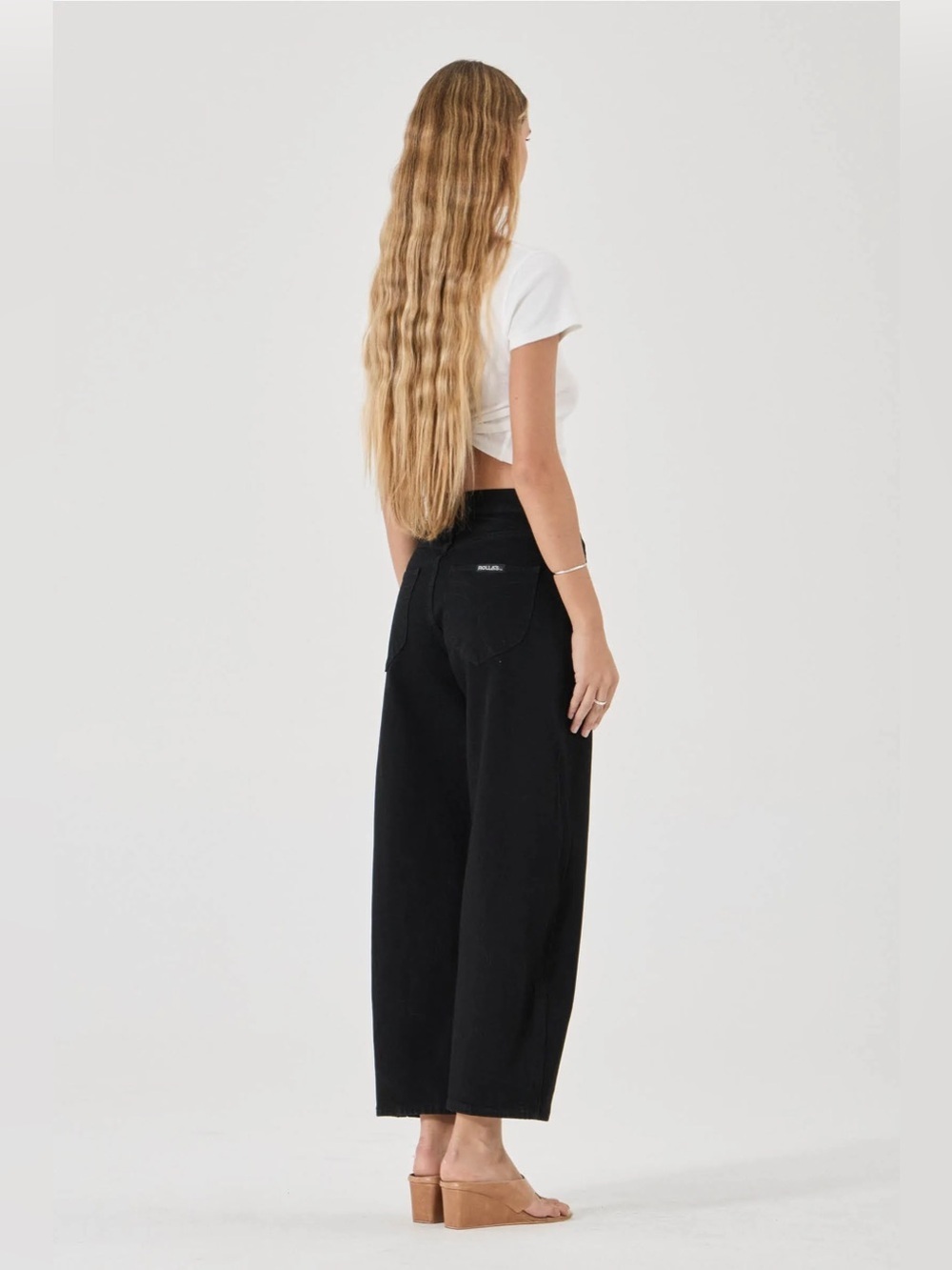 NEW Rolla's Gigi Barrel Curved Leg Jeans in Forever Black Size 27 - Picture 2 of 14